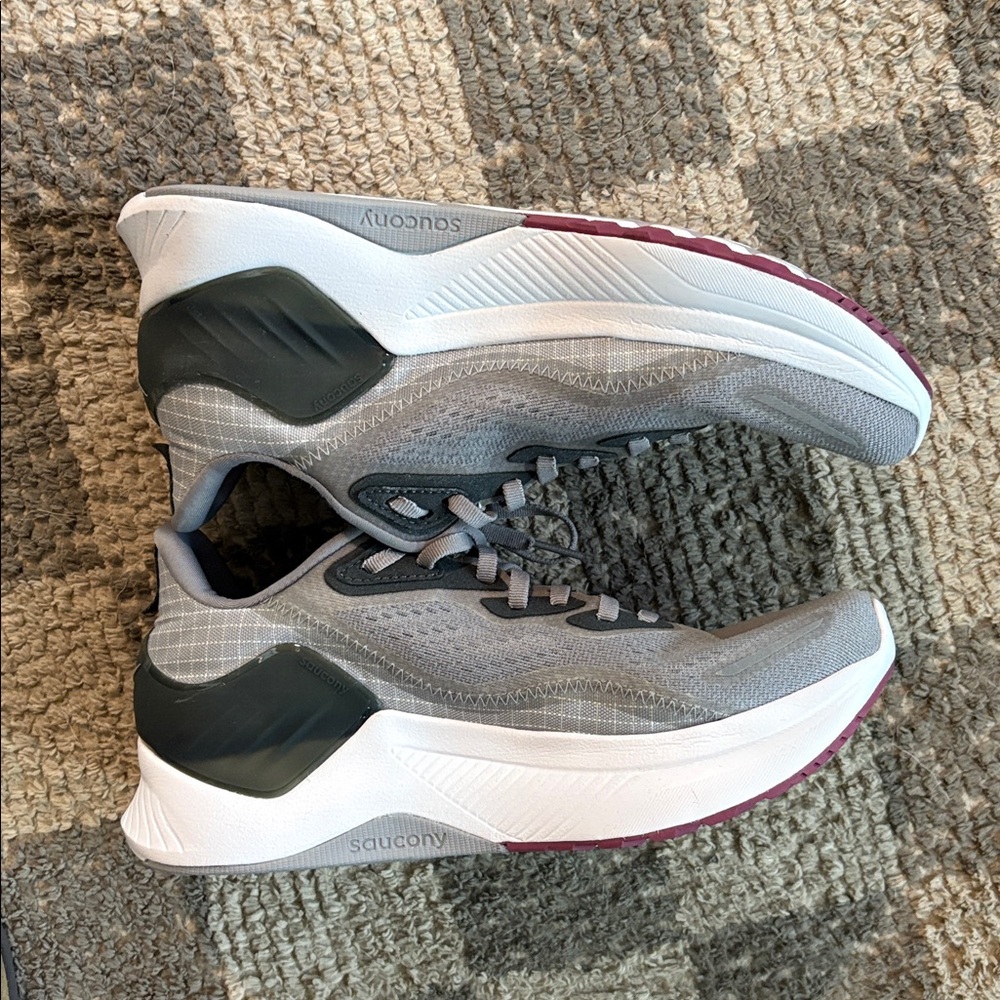 Saucony Endorphin Shift 3 (W9.5, Granite/White) - Picture 2 of 4